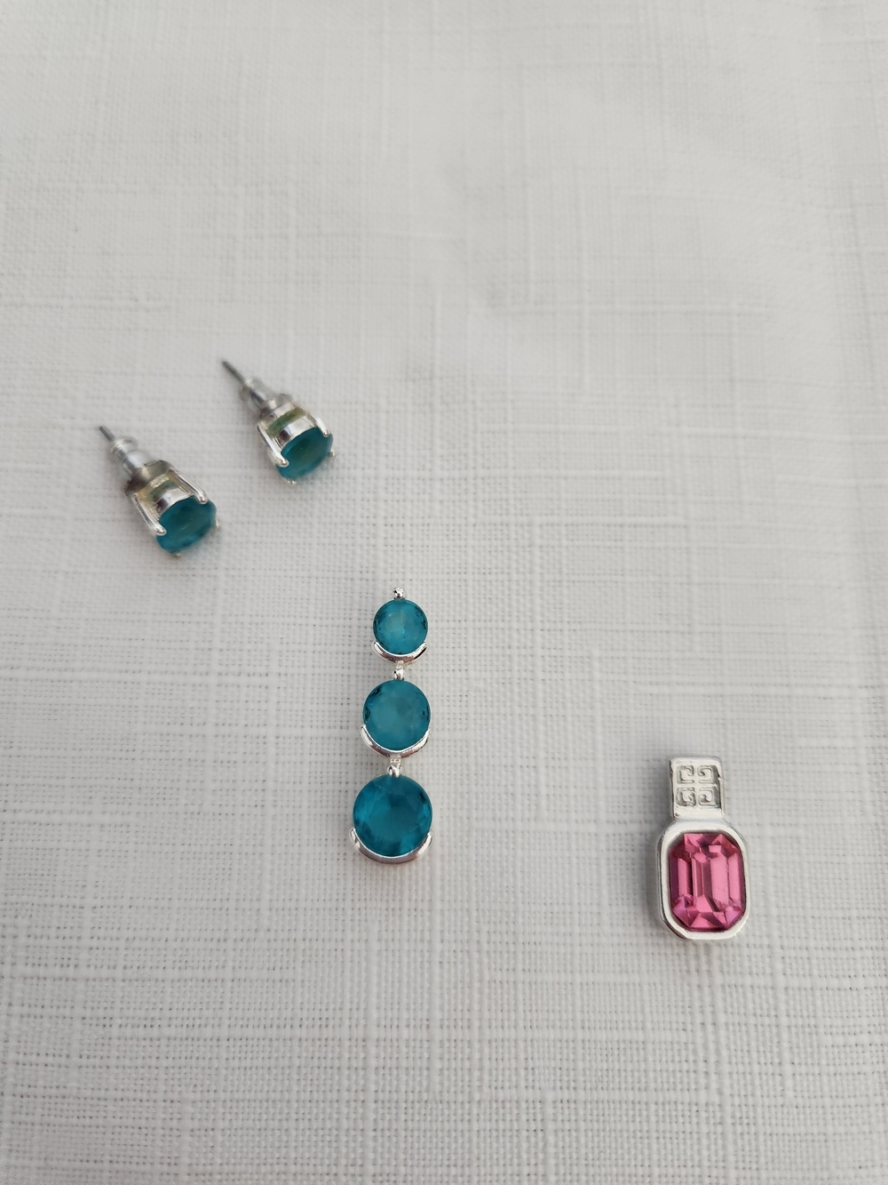 Teal & Pink Rhinestone Pendants With Teal Rhinestone Stud Earrings
